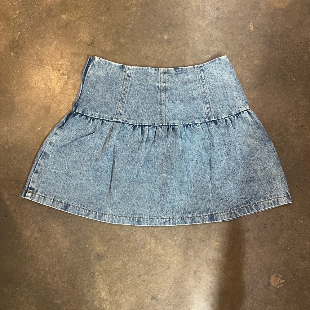 Nwt ruffle jean skirt size small miniskirt